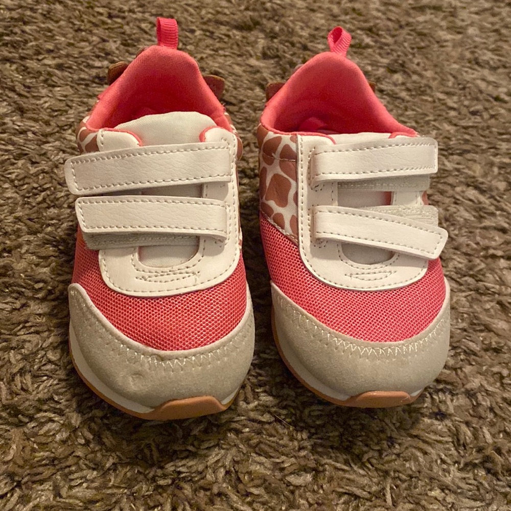 BRAND NEW! Giraffe Velcro's shoes